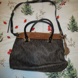 Michael Kors Aubrey purse